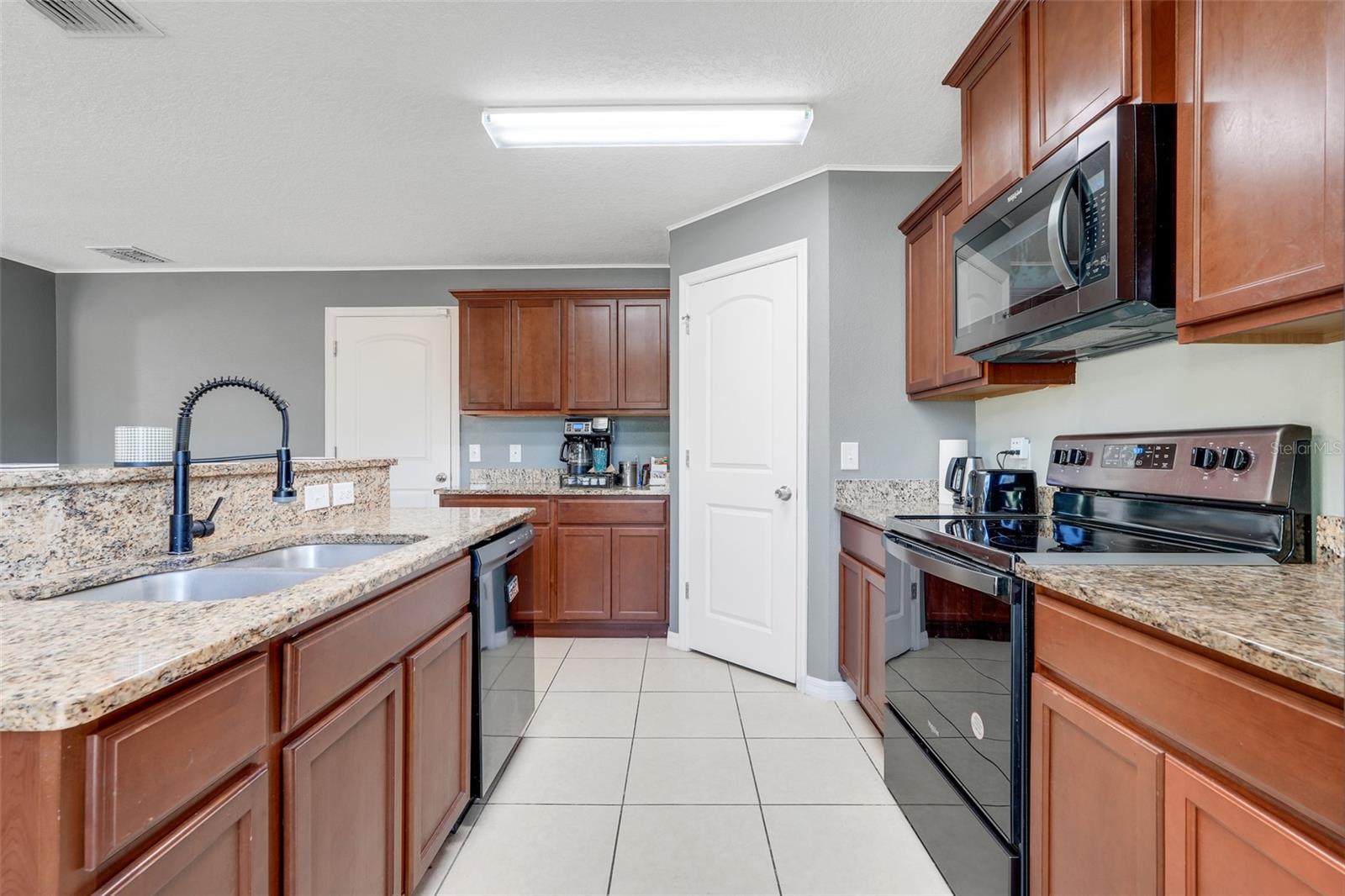 5660 ELSINORE WAY, LAKELAND, FL — photo 17