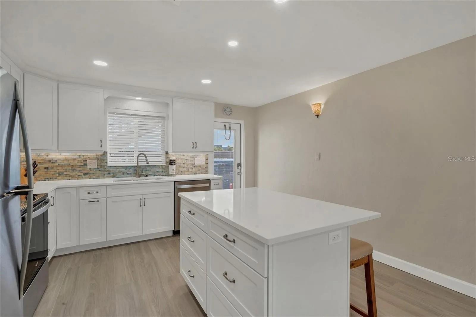 6006 MIDNIGHT PASS RD #36, SARASOTA, FL — photo 23