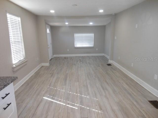 8421 N ORANGEVIEW AVE, TAMPA, FL — photo 22