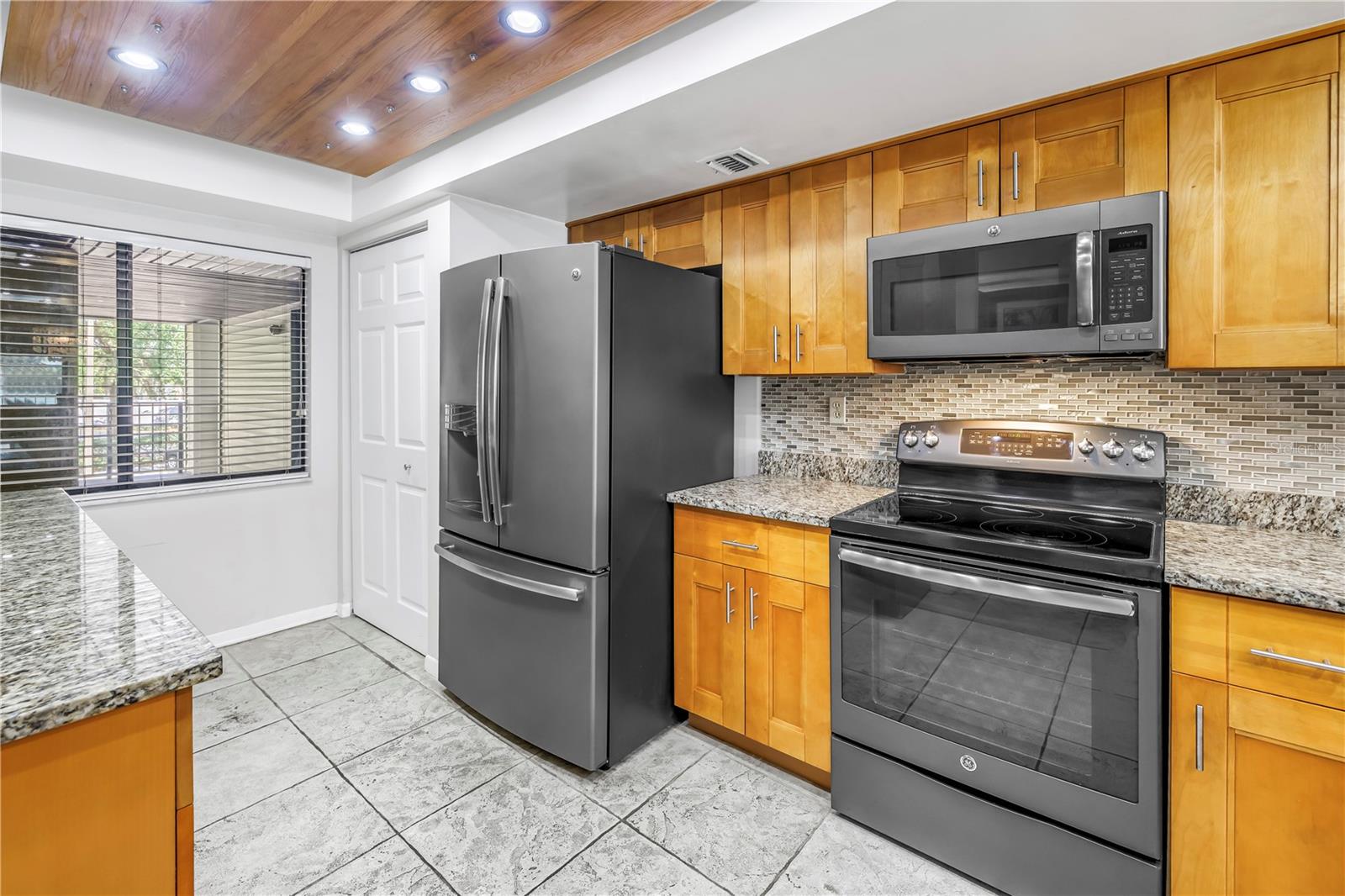 650 ISLAND WAY #204, CLEARWATER BEACH, FL — photo 55