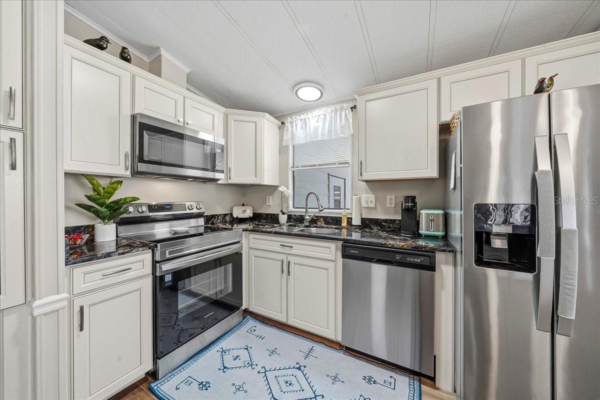 1003 MATTHEW AVE, LADY LAKE, FL — photo 16