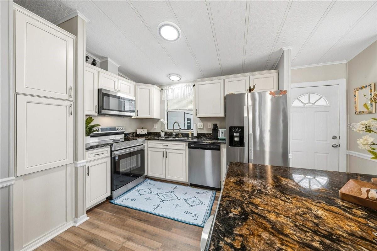 1003 MATTHEW AVE, LADY LAKE, FL — photo 21