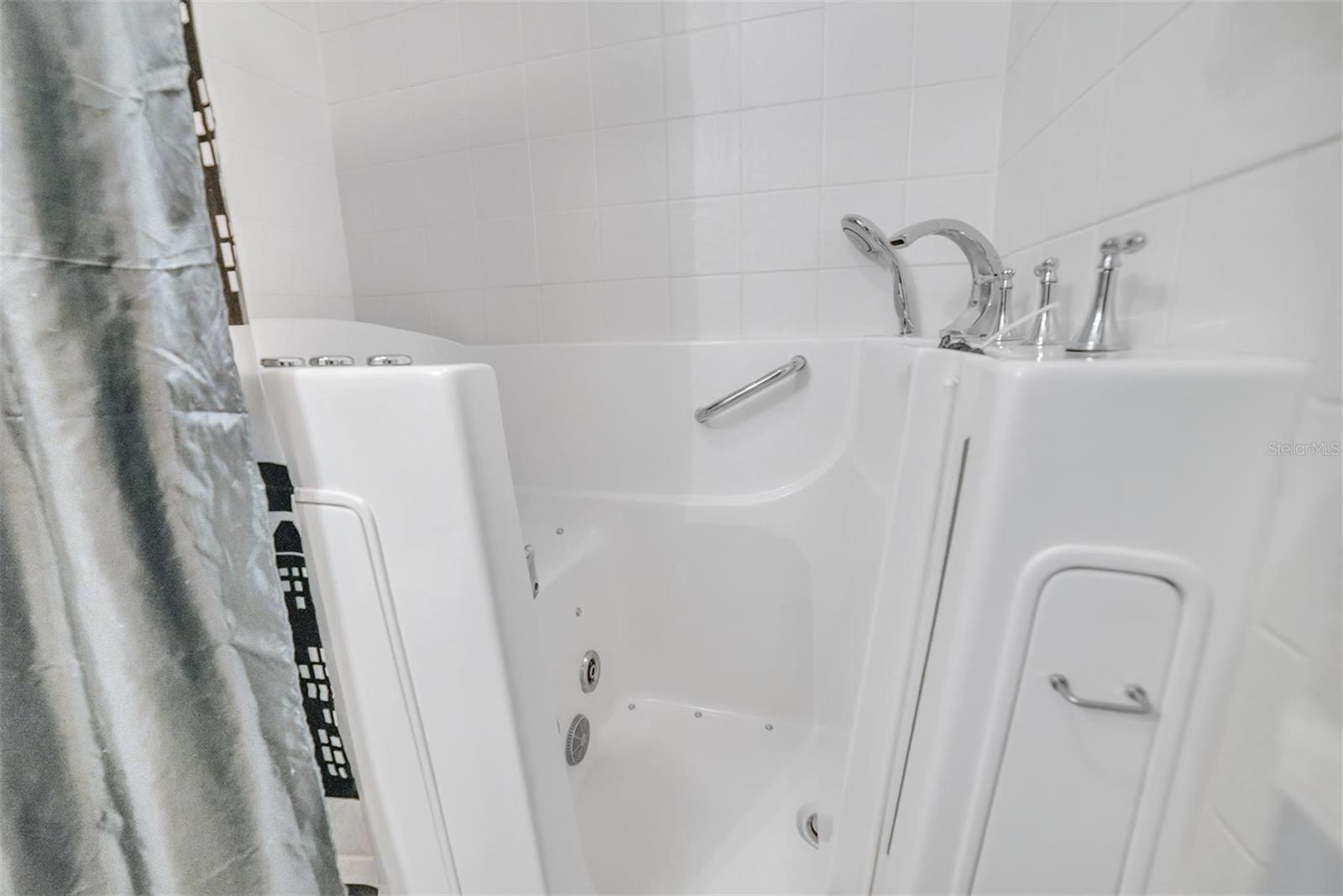 8371 SE 168TH TRINITY PL, THE VILLAGES, FL — photo 26