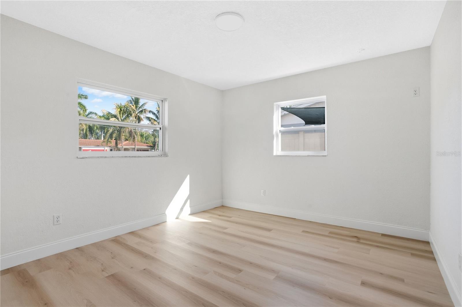 214 45TH AVE NE, ST PETERSBURG, FL — photo 13