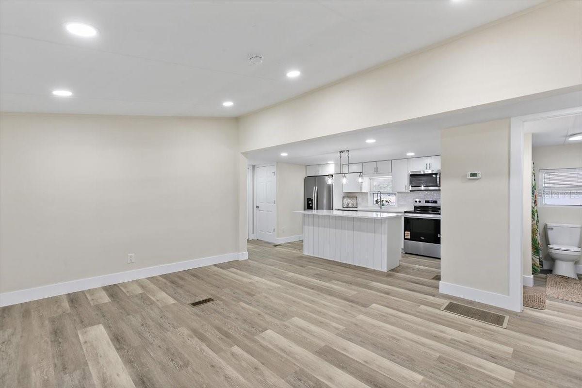 126 GEORGIA AVE, CRESCENT CITY, FL — photo 4