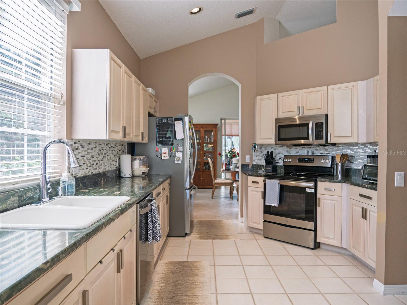 4054 CADDIE DR E, BRADENTON, FL — photo 15