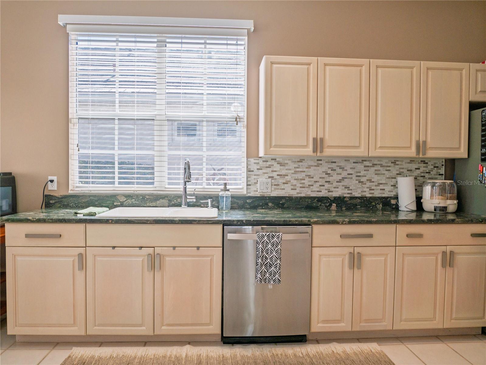 4054 CADDIE DR E, BRADENTON, FL — photo 17