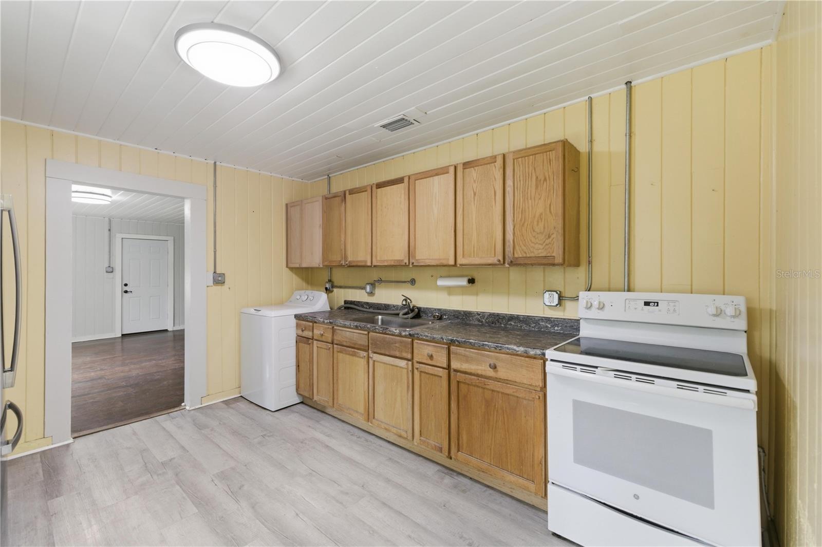 119 NE 1ST ST, WILLISTON, FL — photo 4