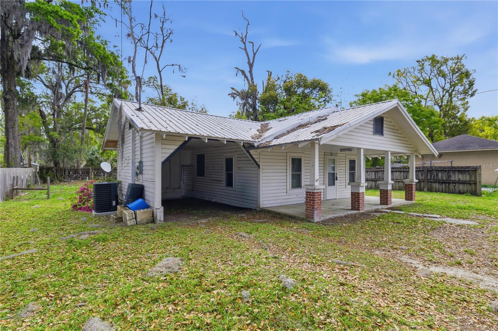 119 NE 1ST ST, WILLISTON, FL — photo 9