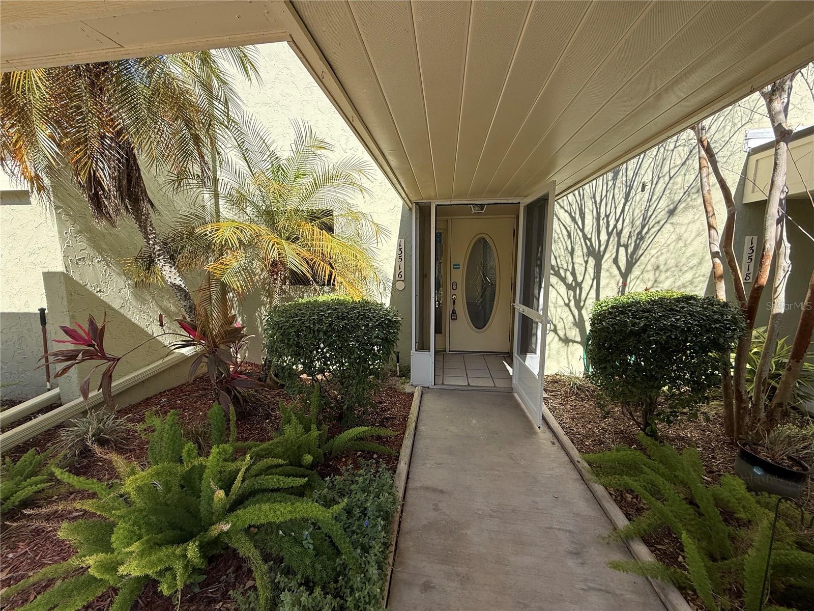 13516 PALMWOOD LN, TAMPA, FL — photo 2