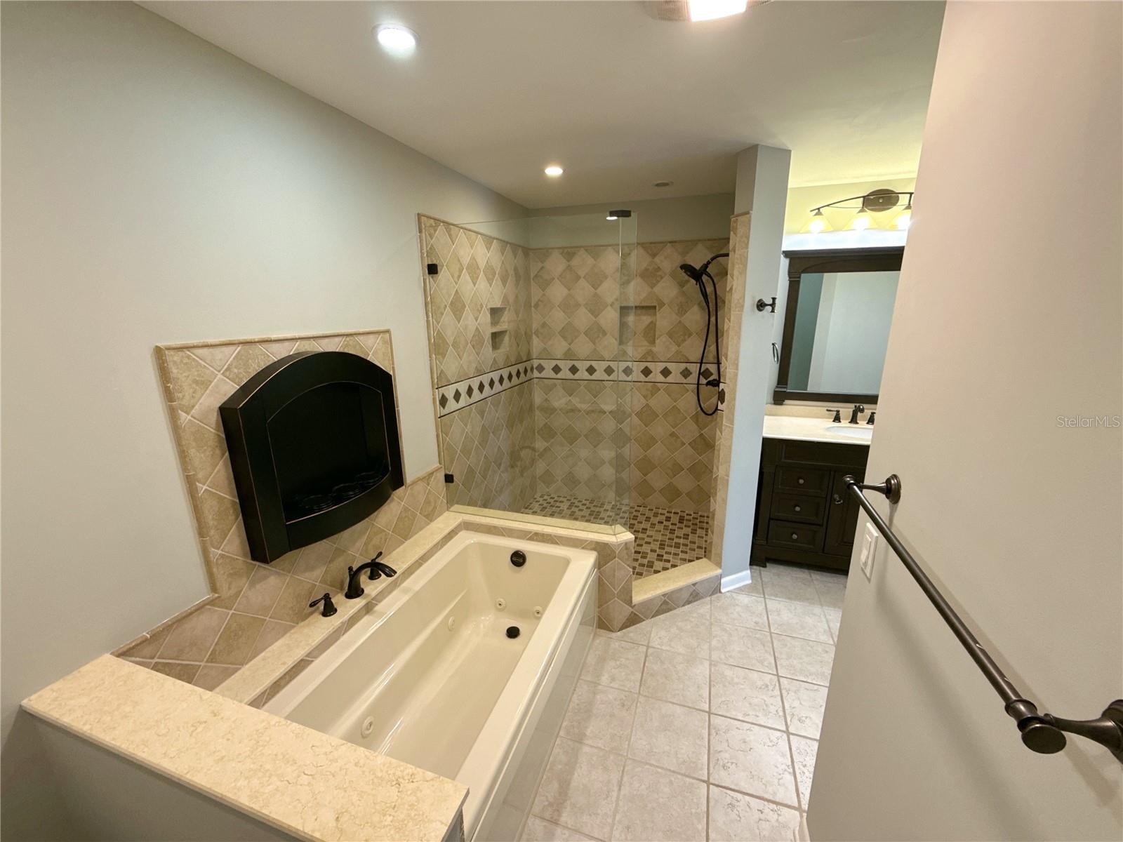 13516 PALMWOOD LN, TAMPA, FL — photo 32