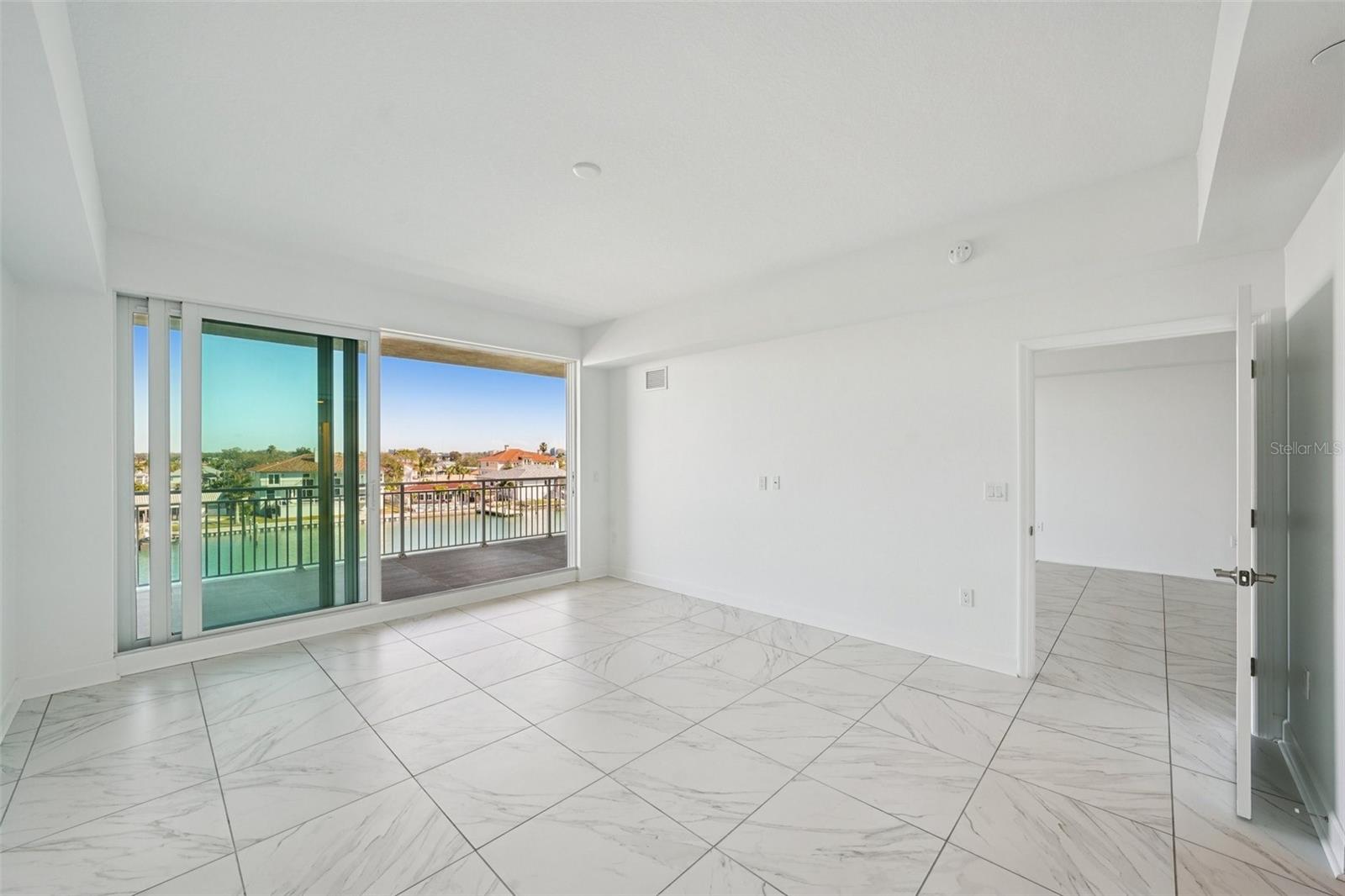 125 ISLAND WAY #404, CLEARWATER BEACH, FL — photo 10