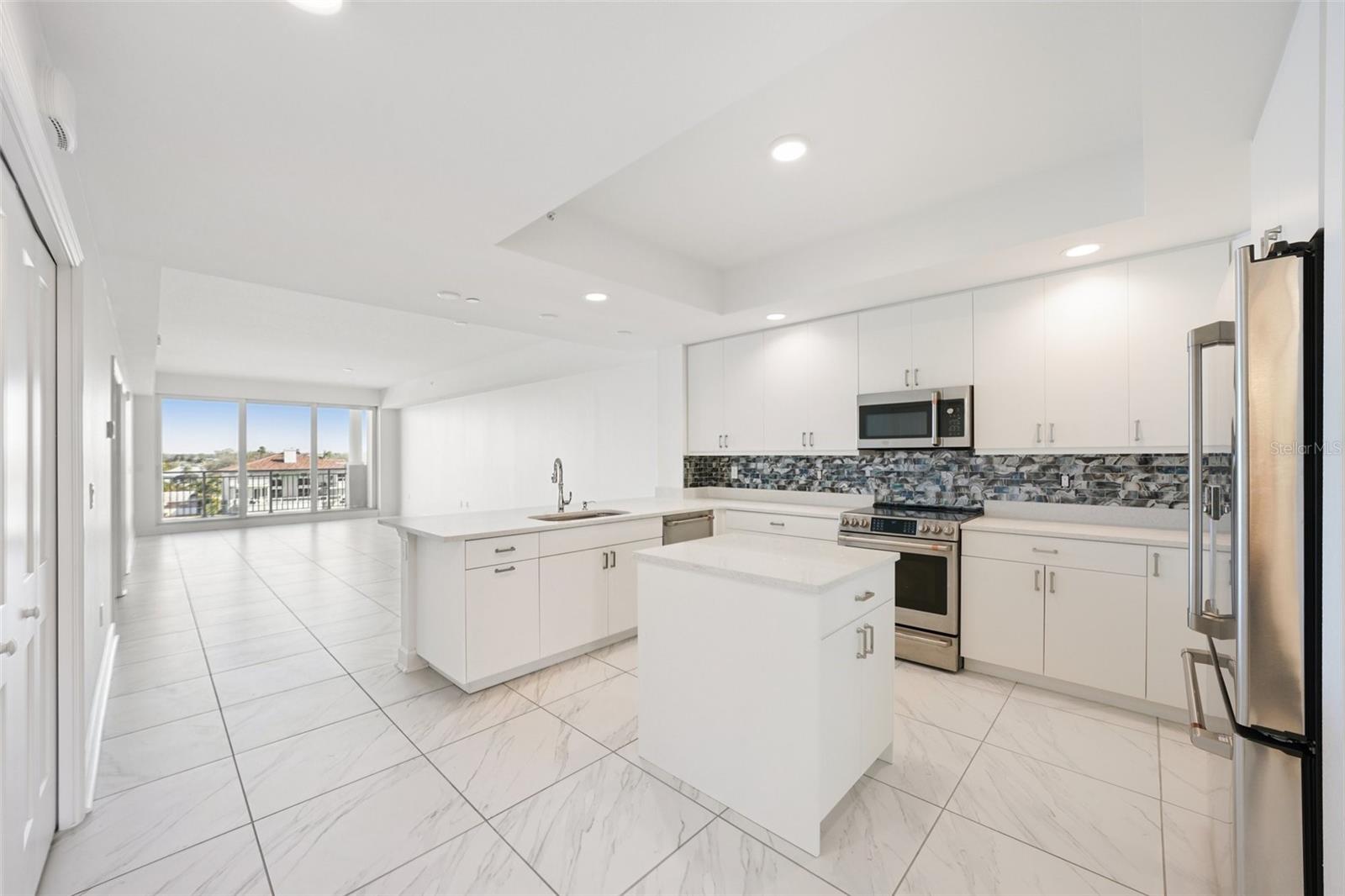 125 ISLAND WAY #404, CLEARWATER BEACH, FL — photo 15