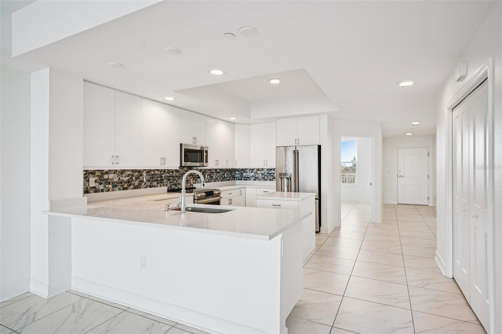 125 ISLAND WAY #404, CLEARWATER BEACH, FL — photo 17