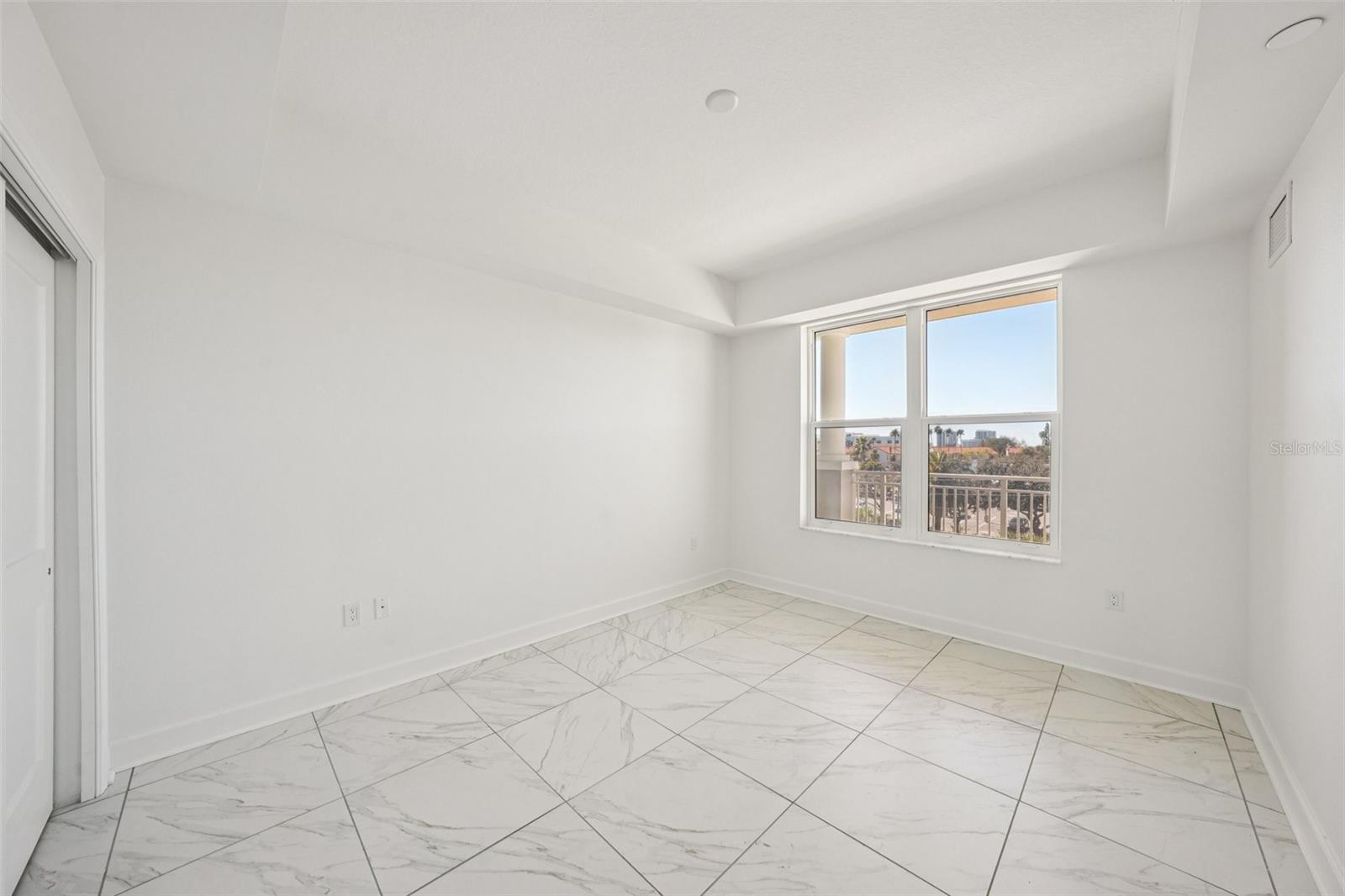 125 ISLAND WAY #404, CLEARWATER BEACH, FL — photo 21