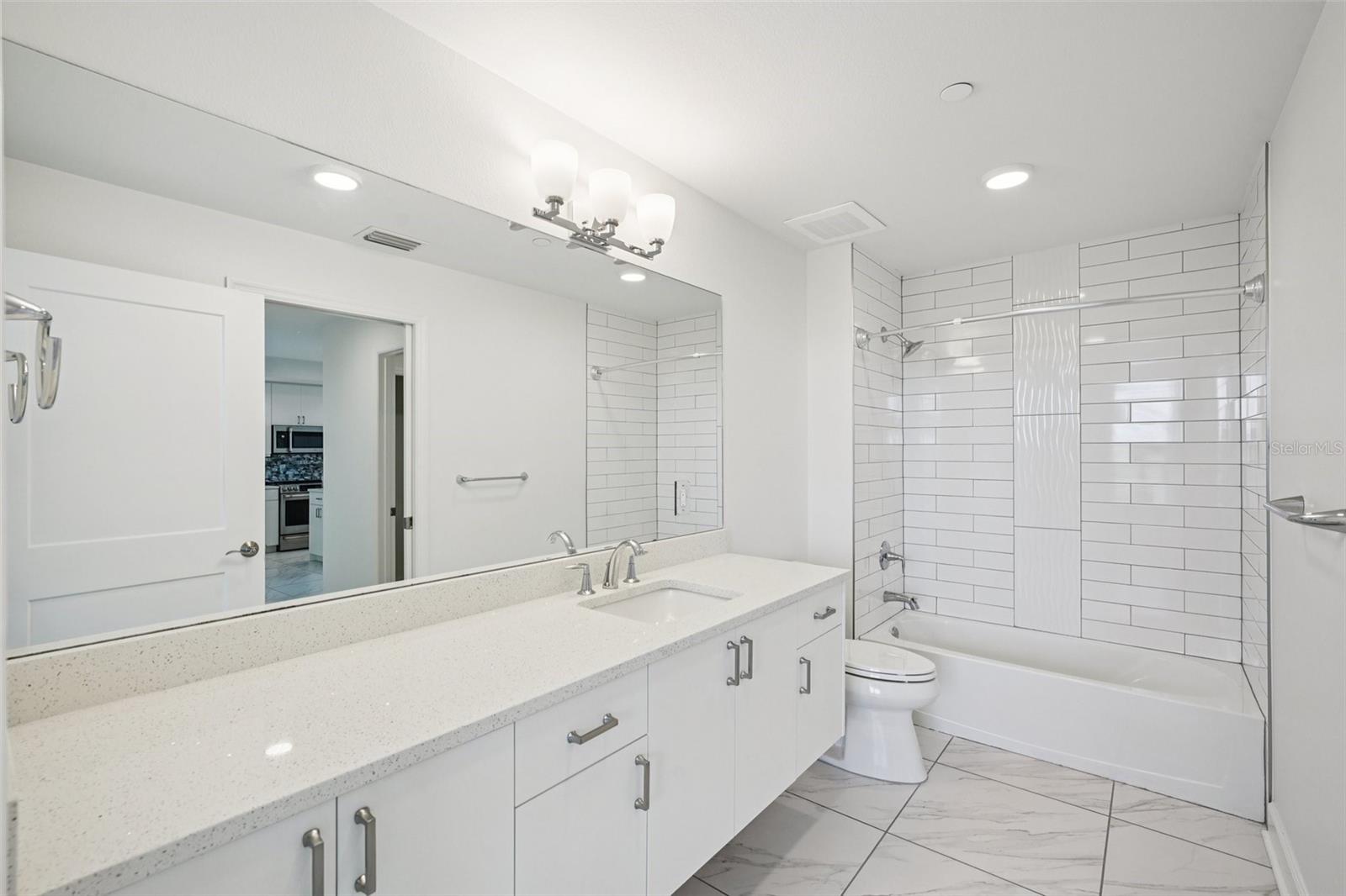 125 ISLAND WAY #404, CLEARWATER BEACH, FL — photo 23