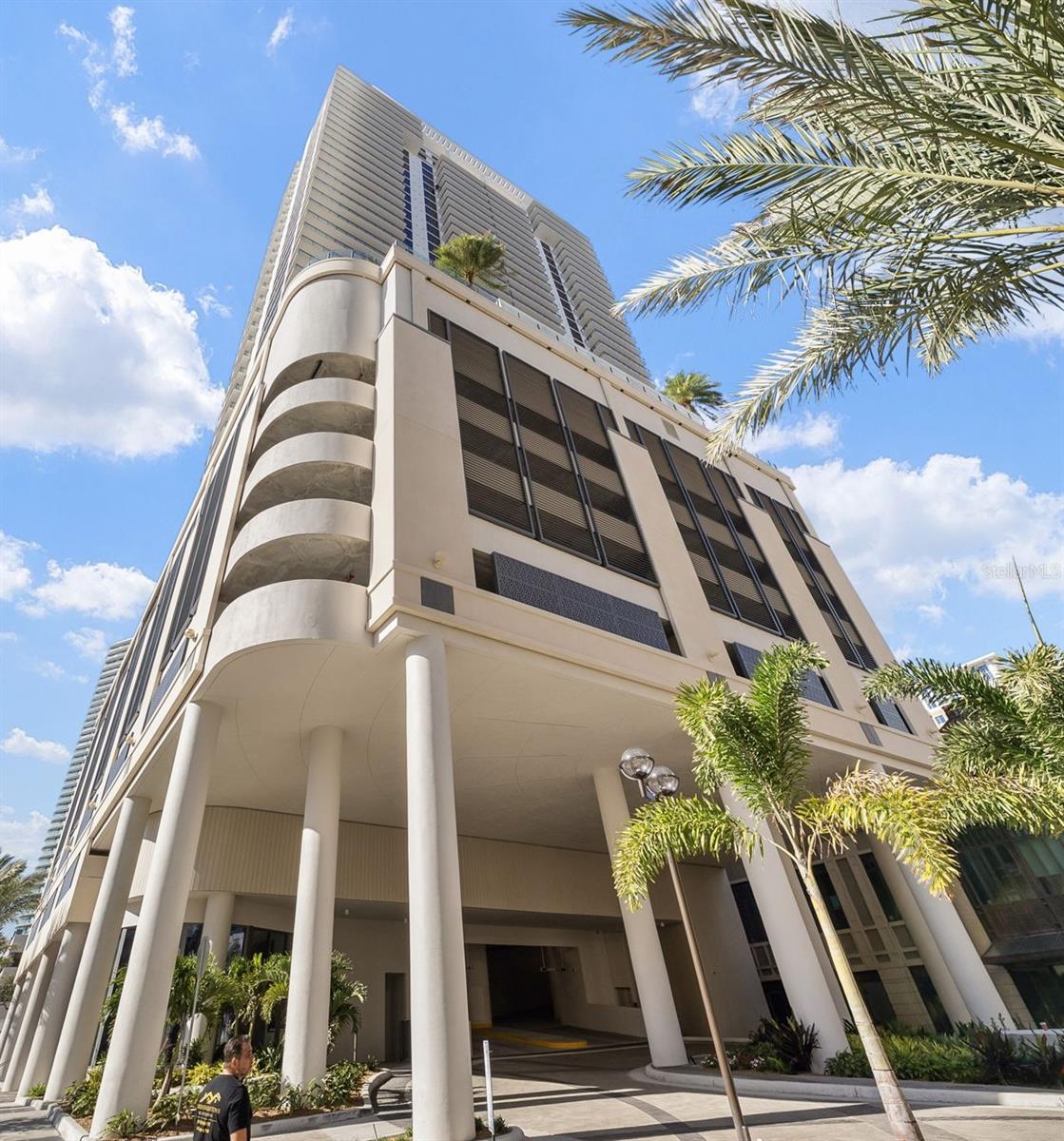 275 1ST AVE S #1202, ST PETERSBURG, FL