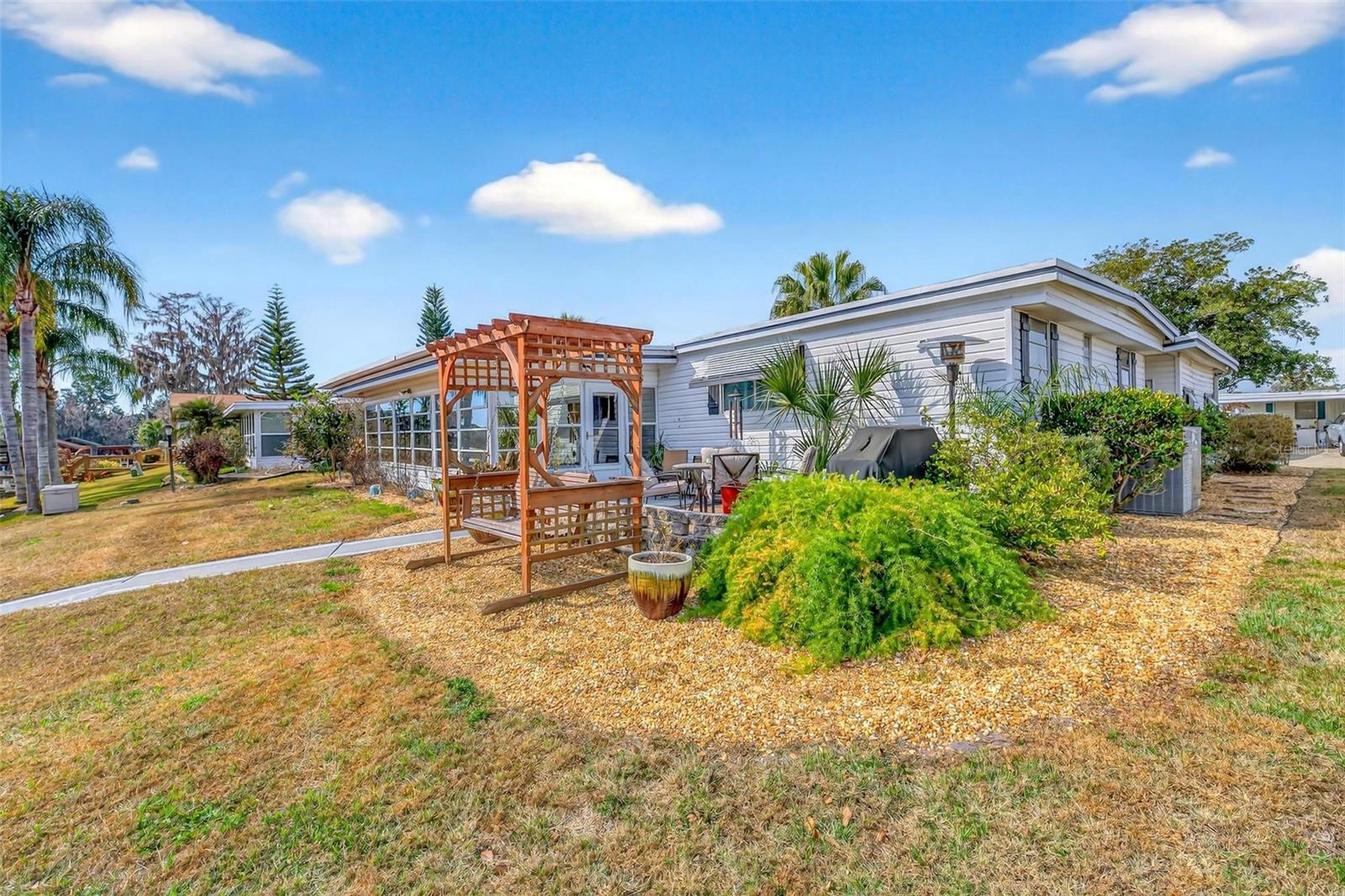 1018 SOUTHLAND DR, TAVARES, FL — photo 102