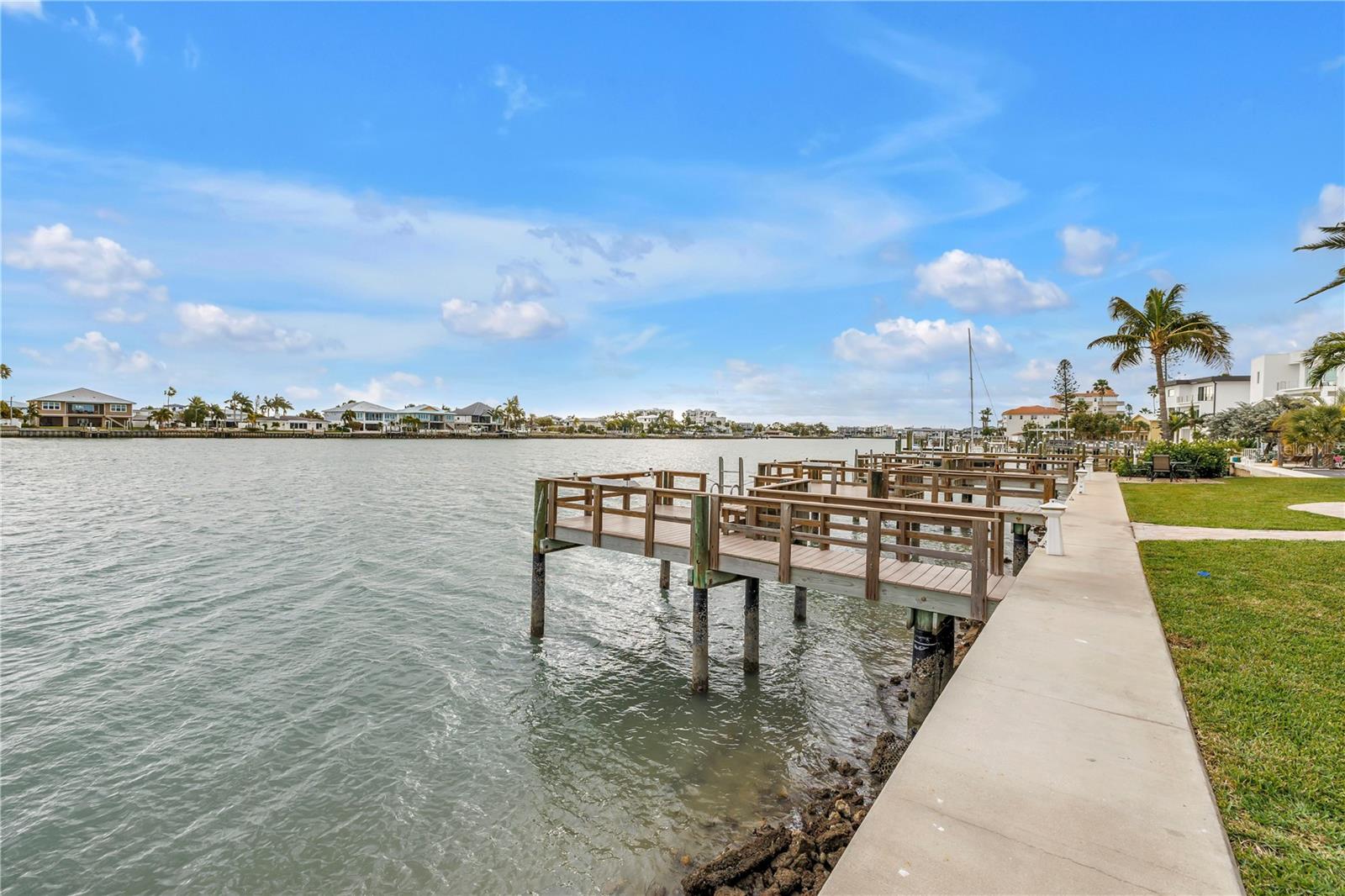 10265 GULF BLVD #B315, ST PETERSBURG, FL — photo 23