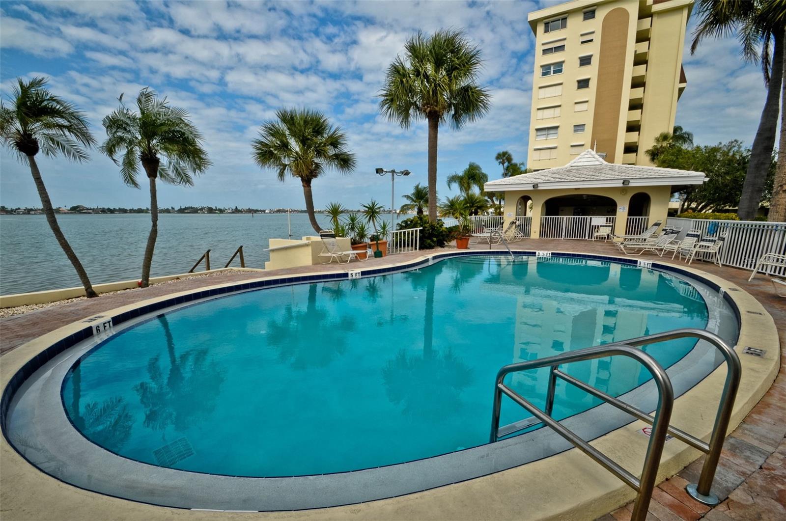 4525 COVE CIR #604, ST PETERSBURG, FL — photo 33