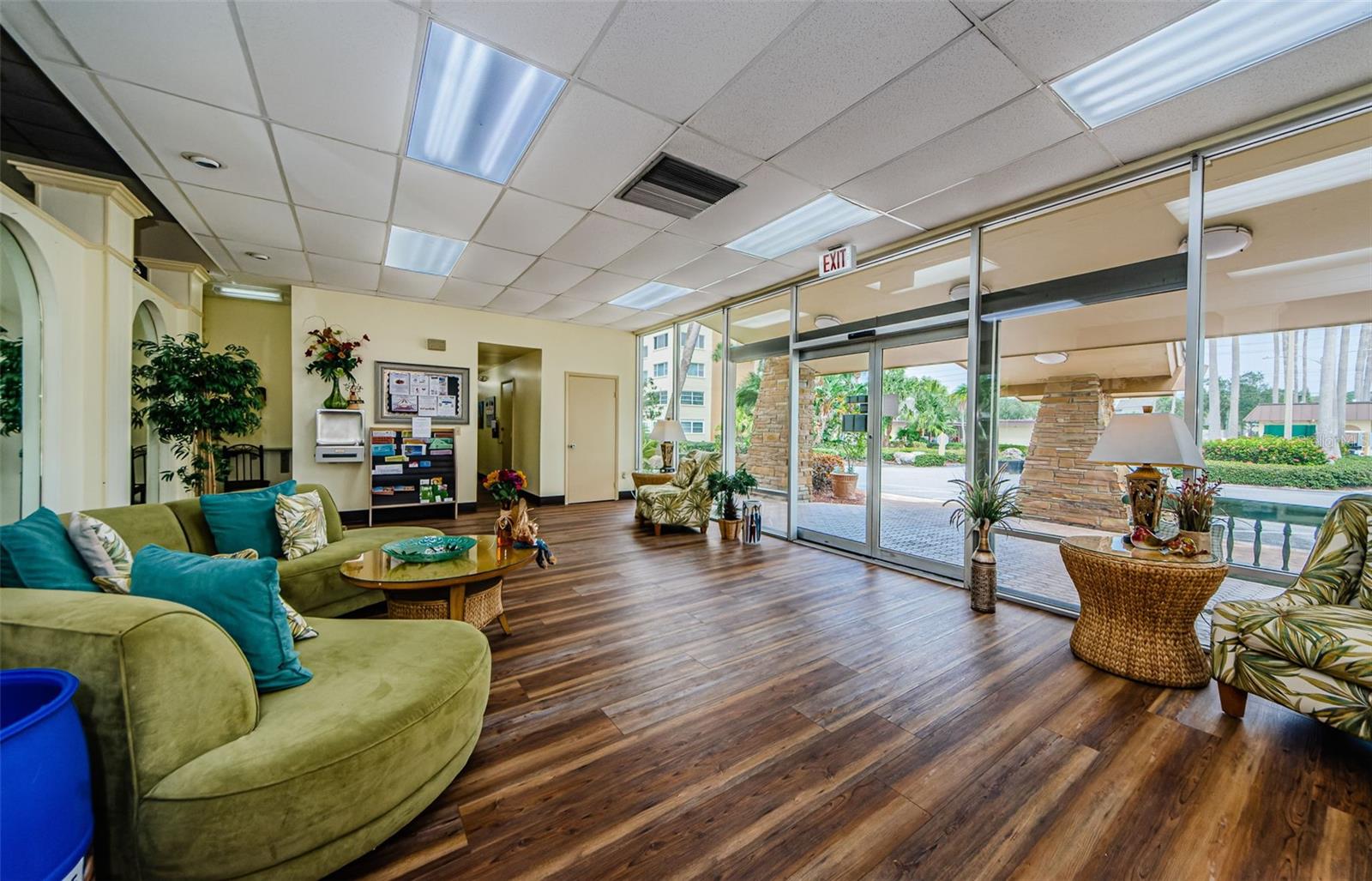 4525 COVE CIR #604, ST PETERSBURG, FL — photo 37
