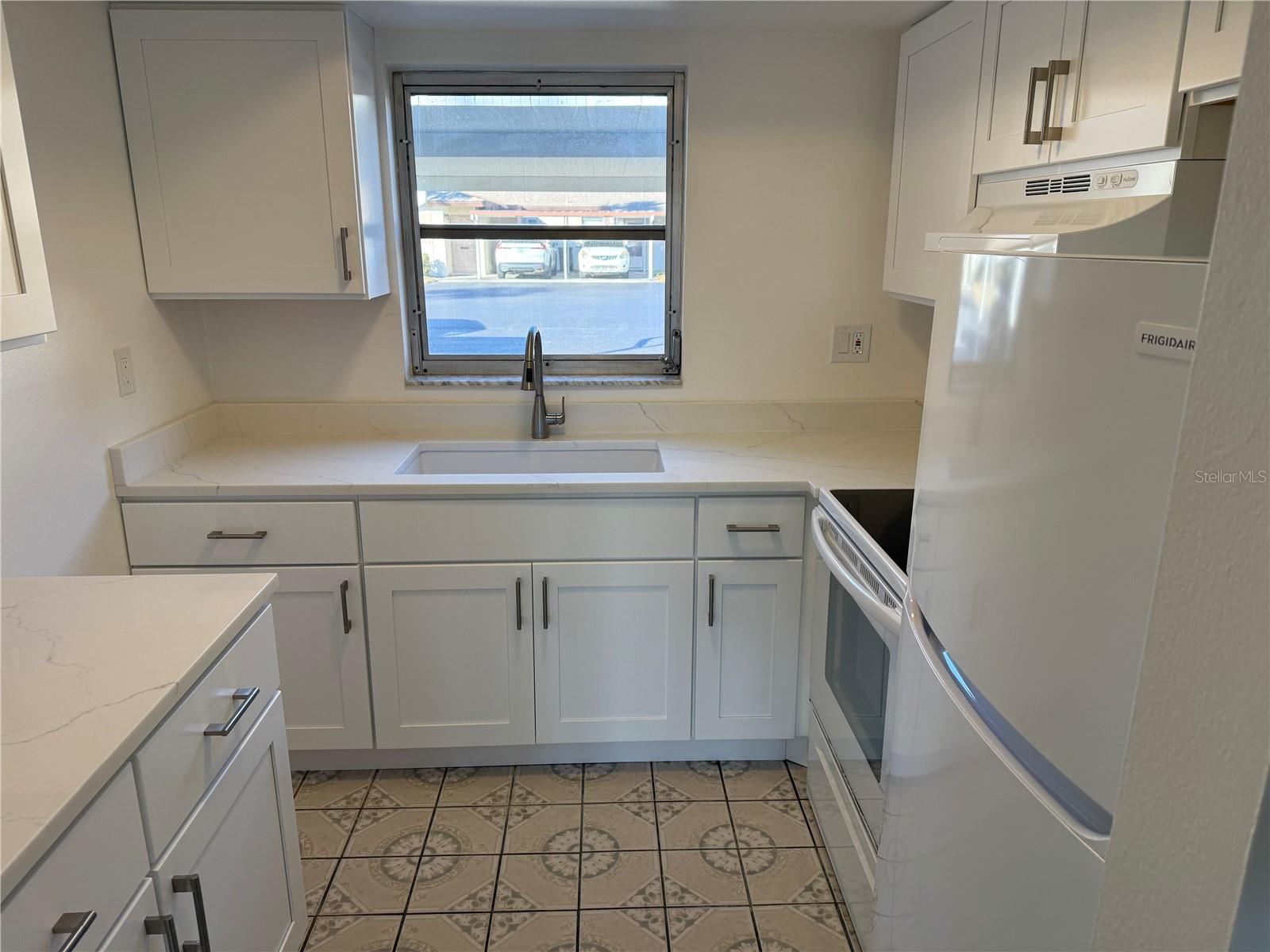 2826 SWIFTON DR #114, SARASOTA, FL — photo 7