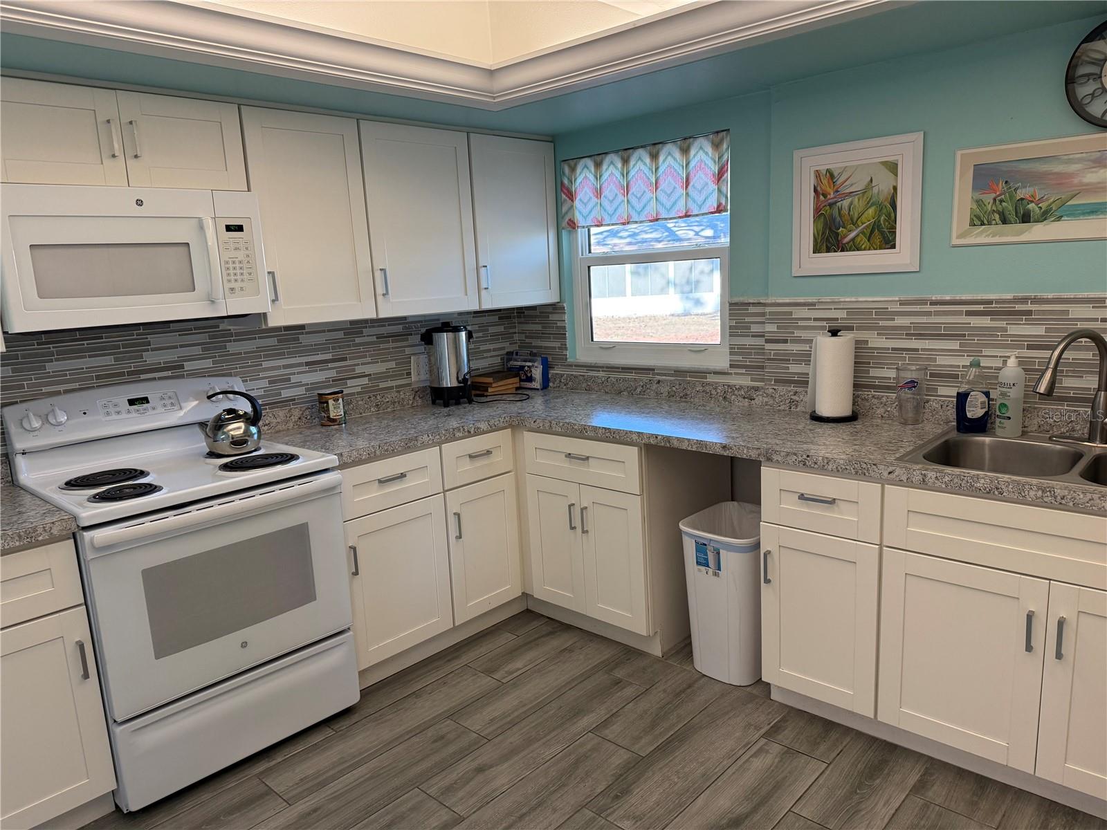 2826 SWIFTON DR #114, SARASOTA, FL — photo 21