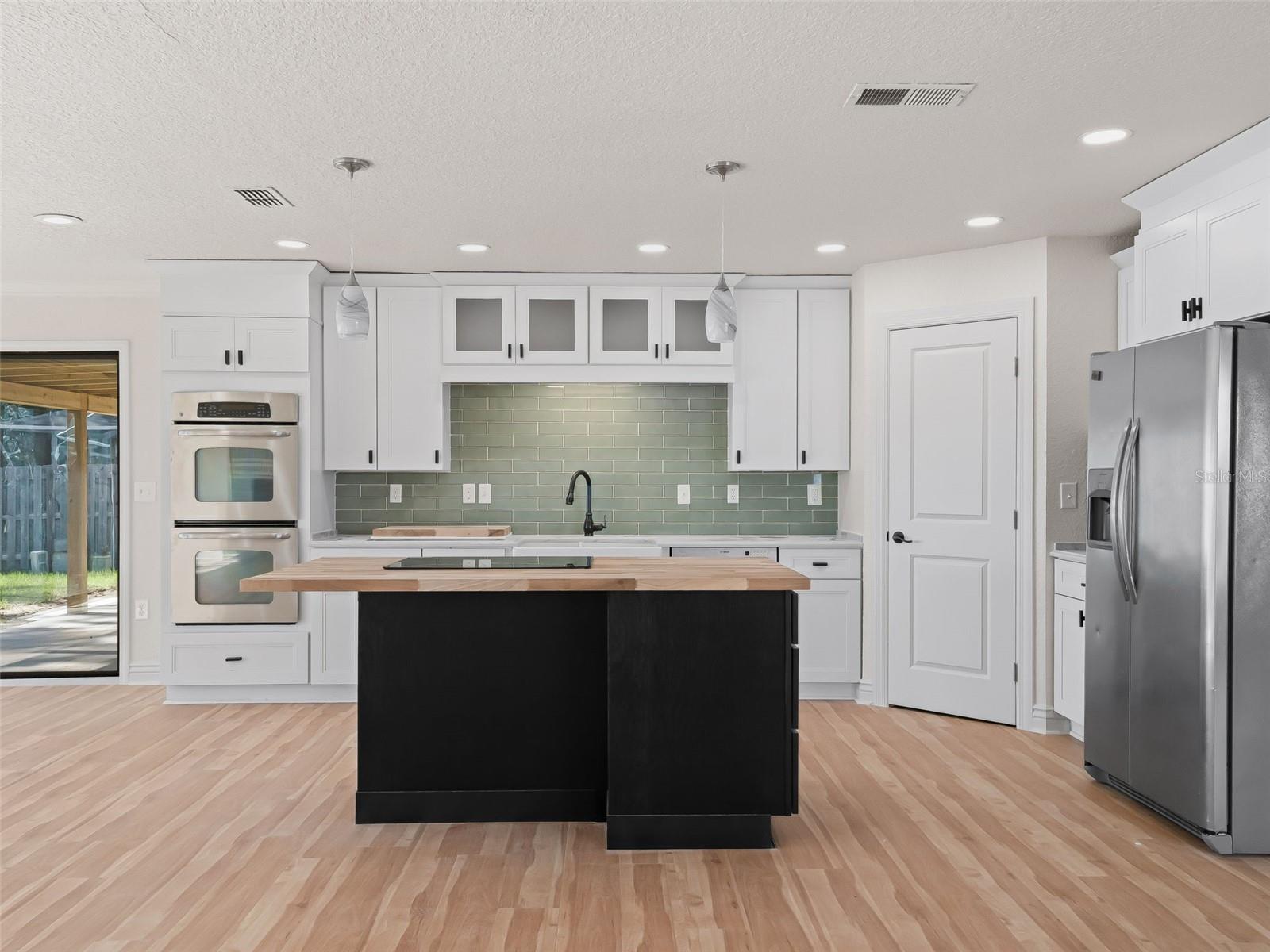 10916 SE TIMUCUAN RD, SUMMERFIELD, FL — photo 11