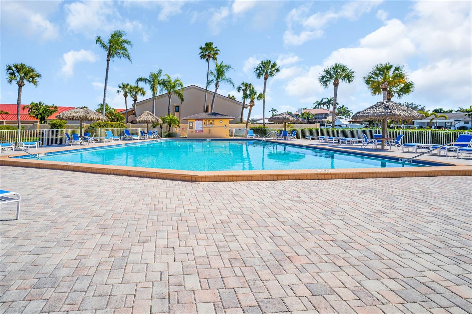 4900 BRITTANY DR S #1405, ST PETERSBURG, FL — photo 42