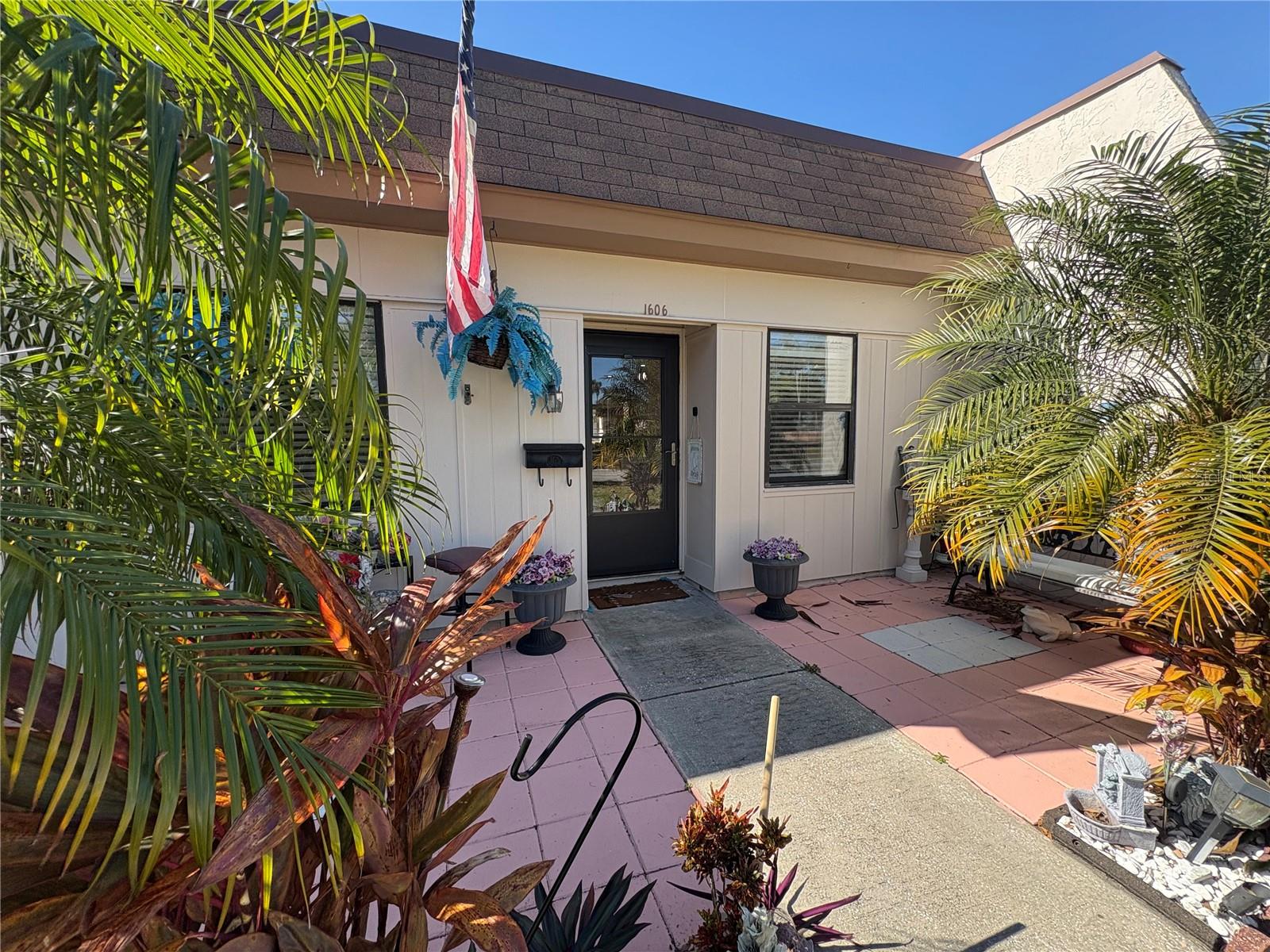 1606 FLINT DR W, CLEARWATER, FL