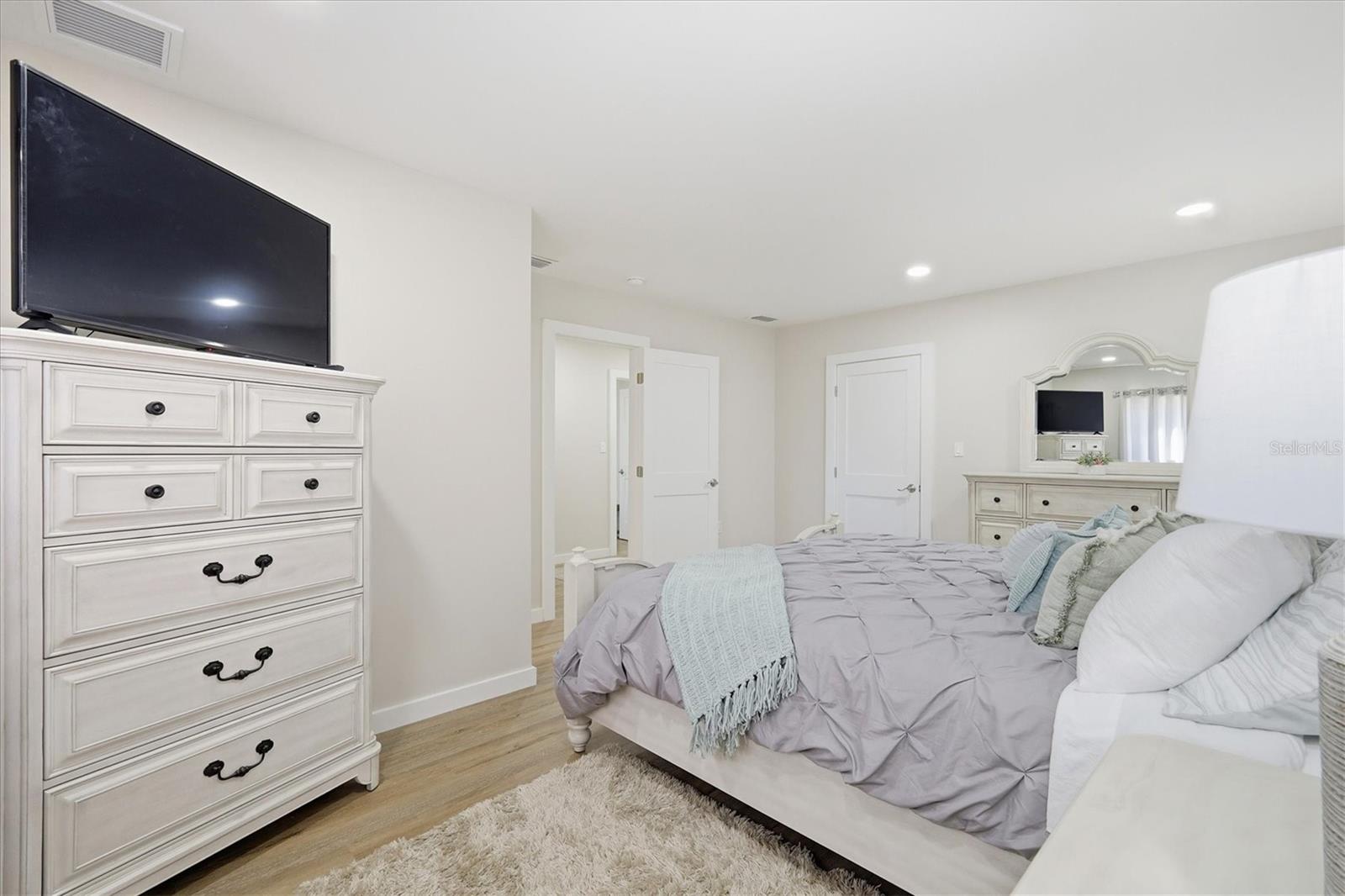 5247 CARMILFRA DR, SARASOTA, FL — photo 17
