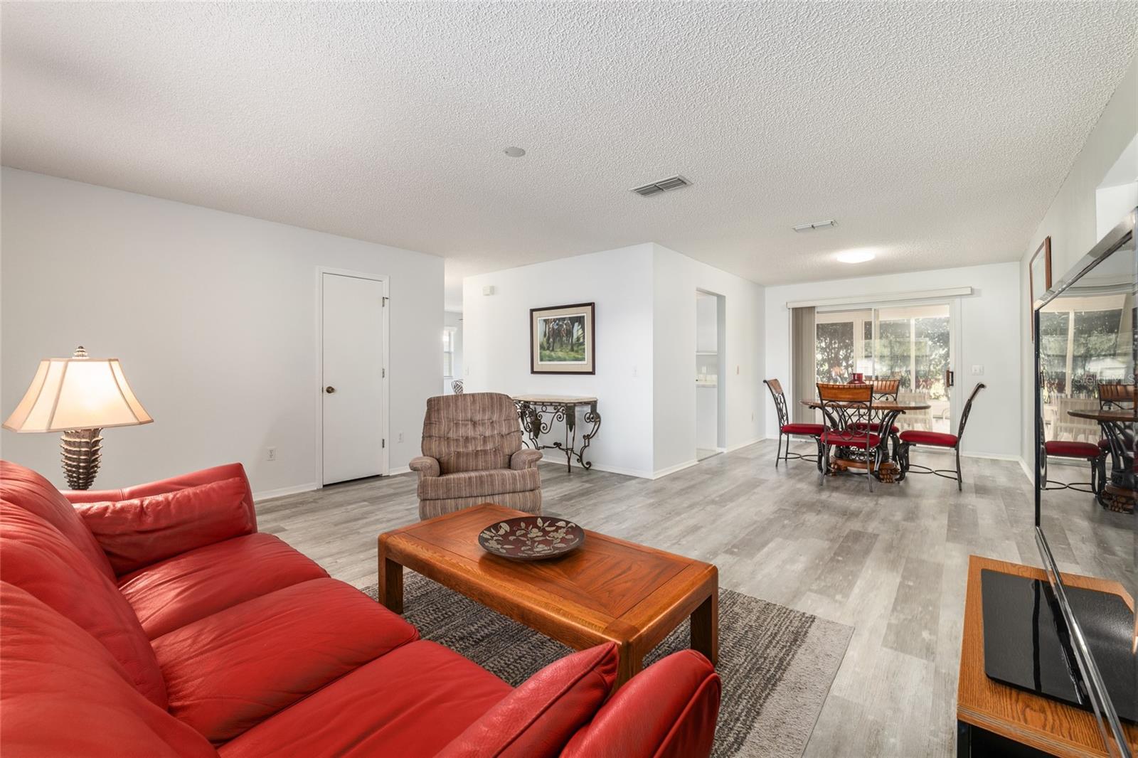 335 SAN MARINO DR, THE VILLAGES, FL — photo 8