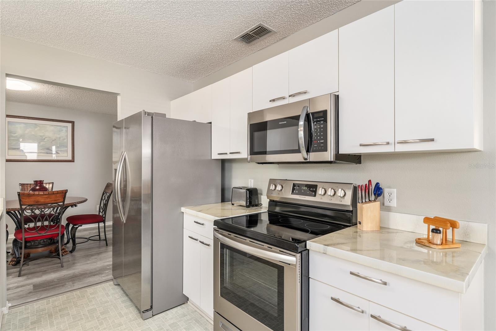 335 SAN MARINO DR, THE VILLAGES, FL — photo 11