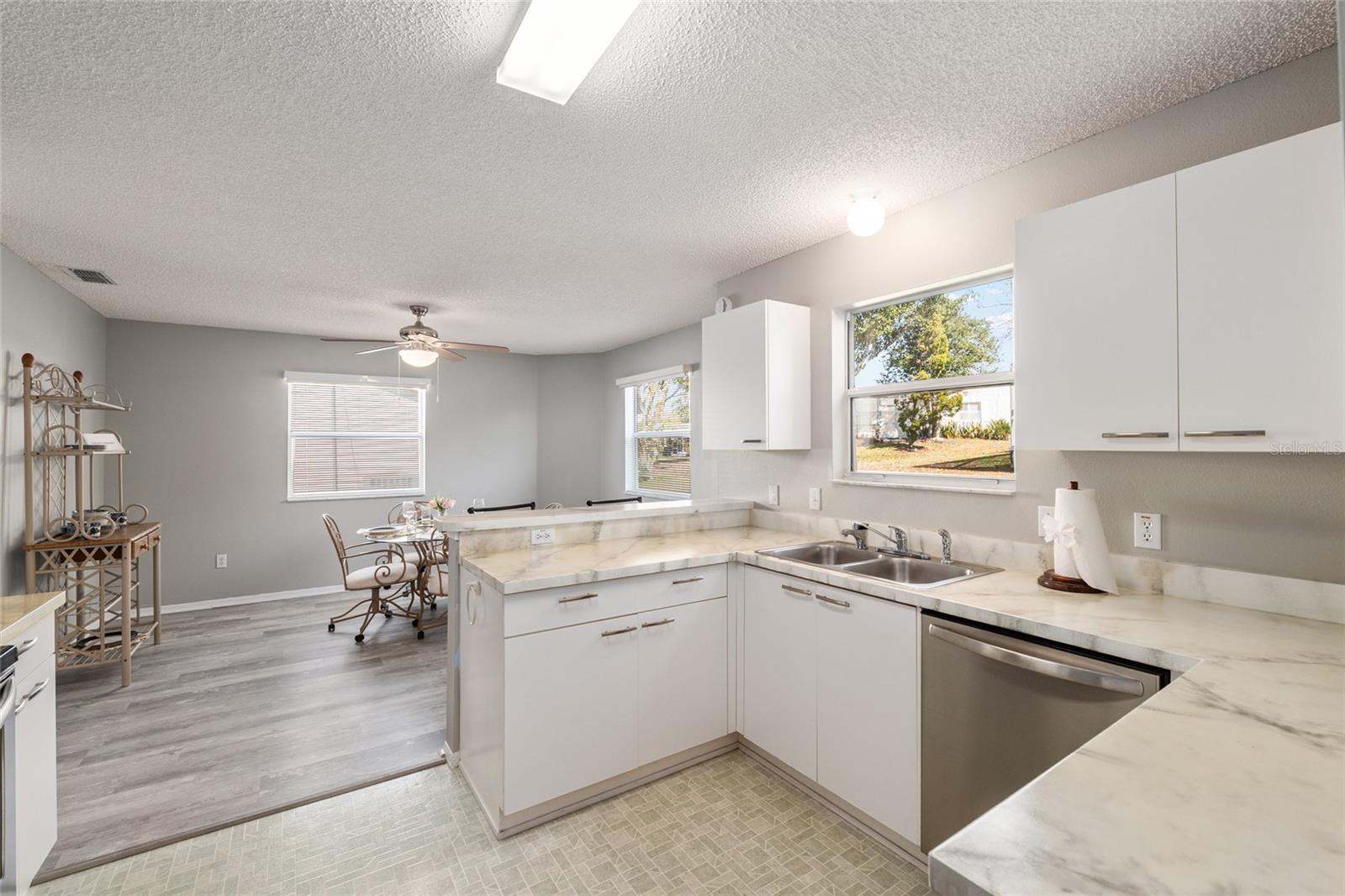 335 SAN MARINO DR, THE VILLAGES, FL — photo 12