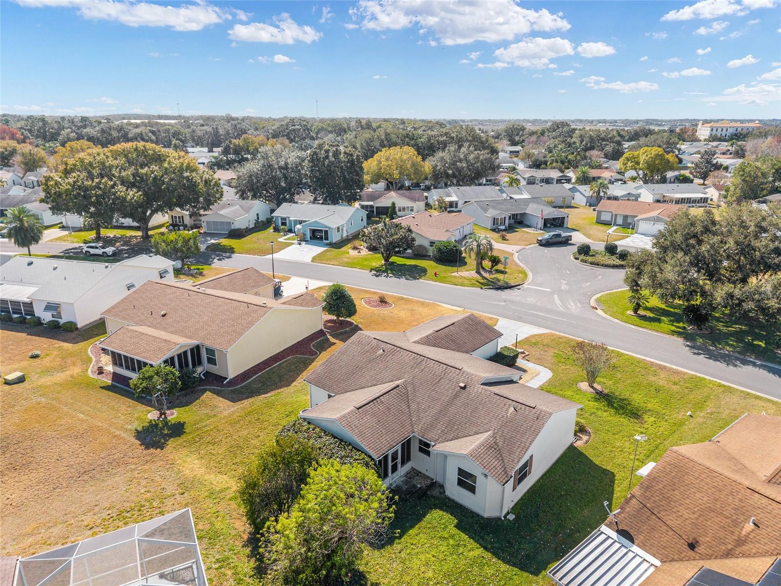 335 SAN MARINO DR, THE VILLAGES, FL — photo 35