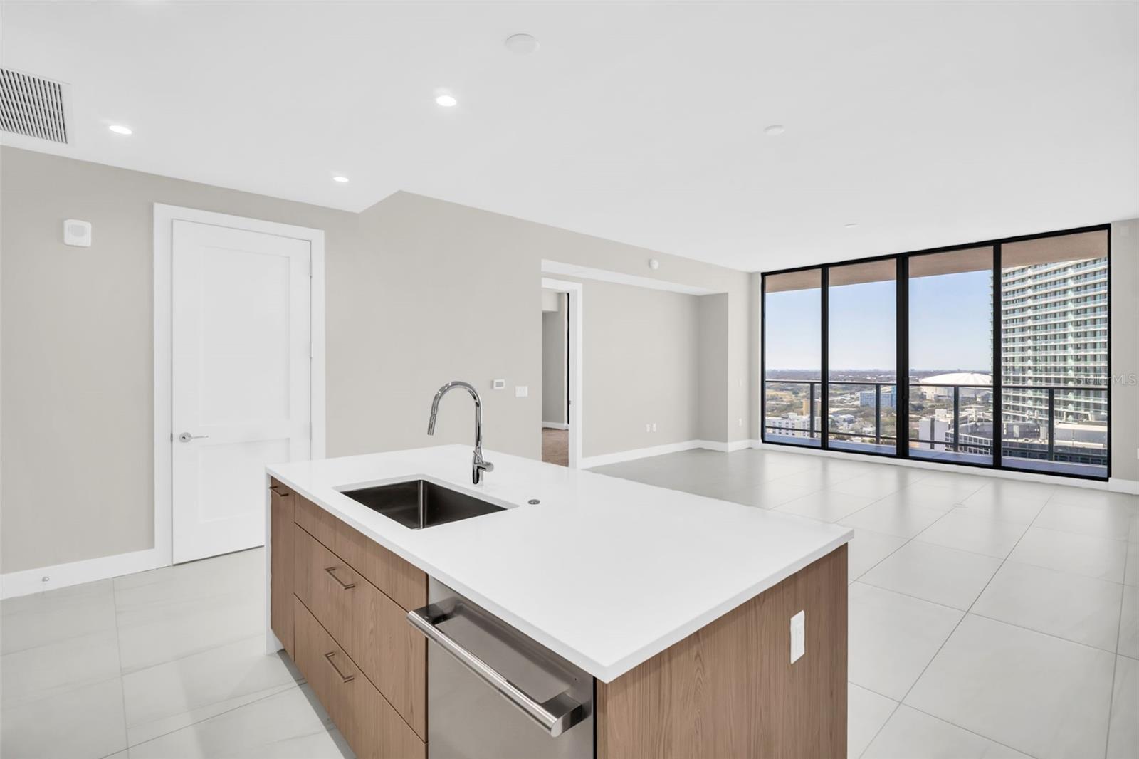 275 1ST AVE S #2708, ST PETERSBURG, FL — photo 3