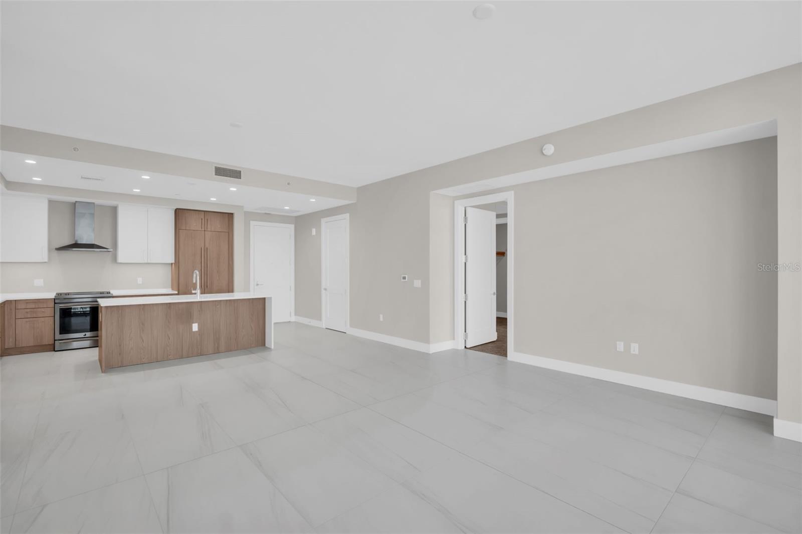 275 1ST AVE S #2708, ST PETERSBURG, FL — photo 11