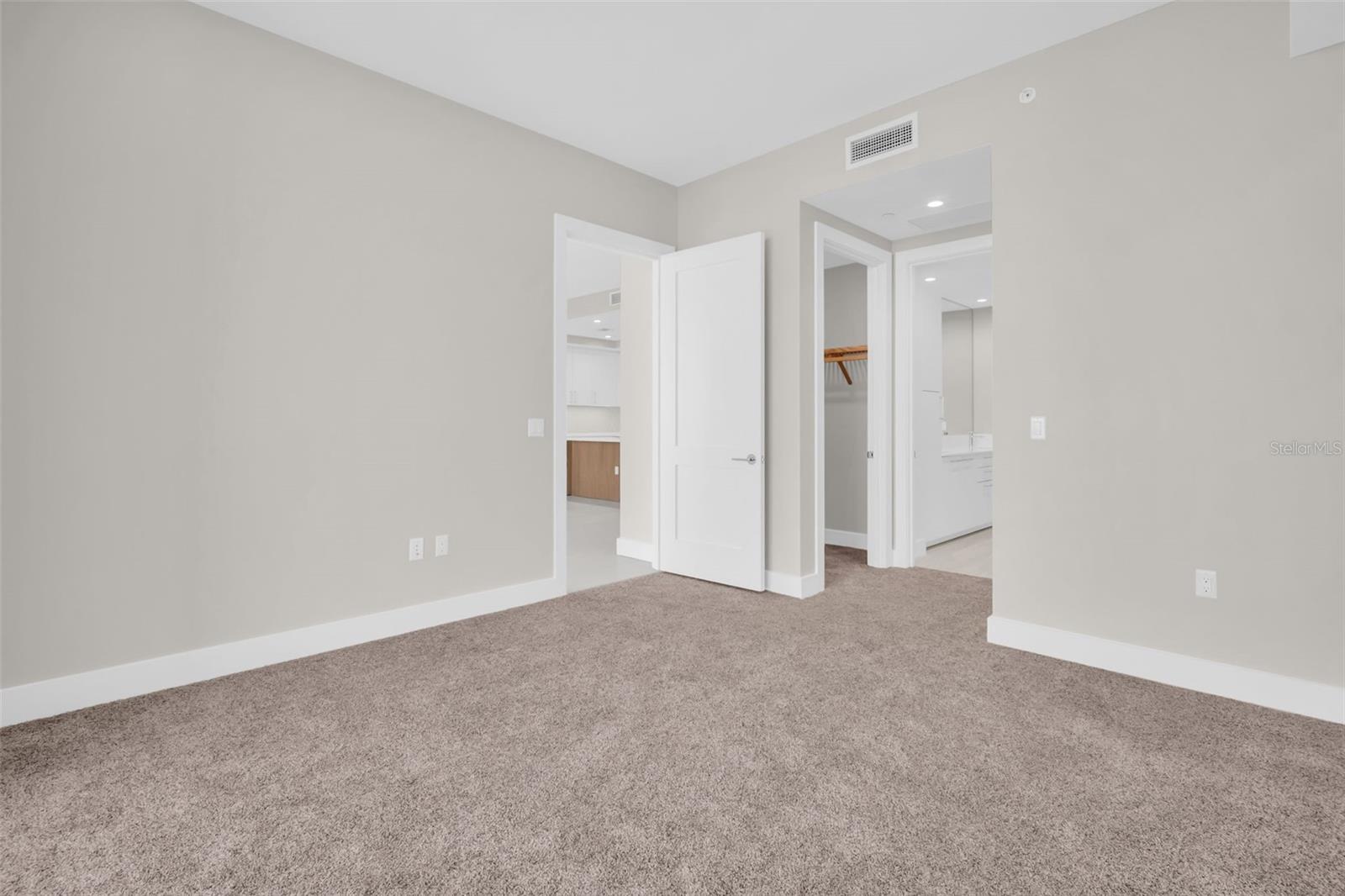 275 1ST AVE S #2708, ST PETERSBURG, FL — photo 28