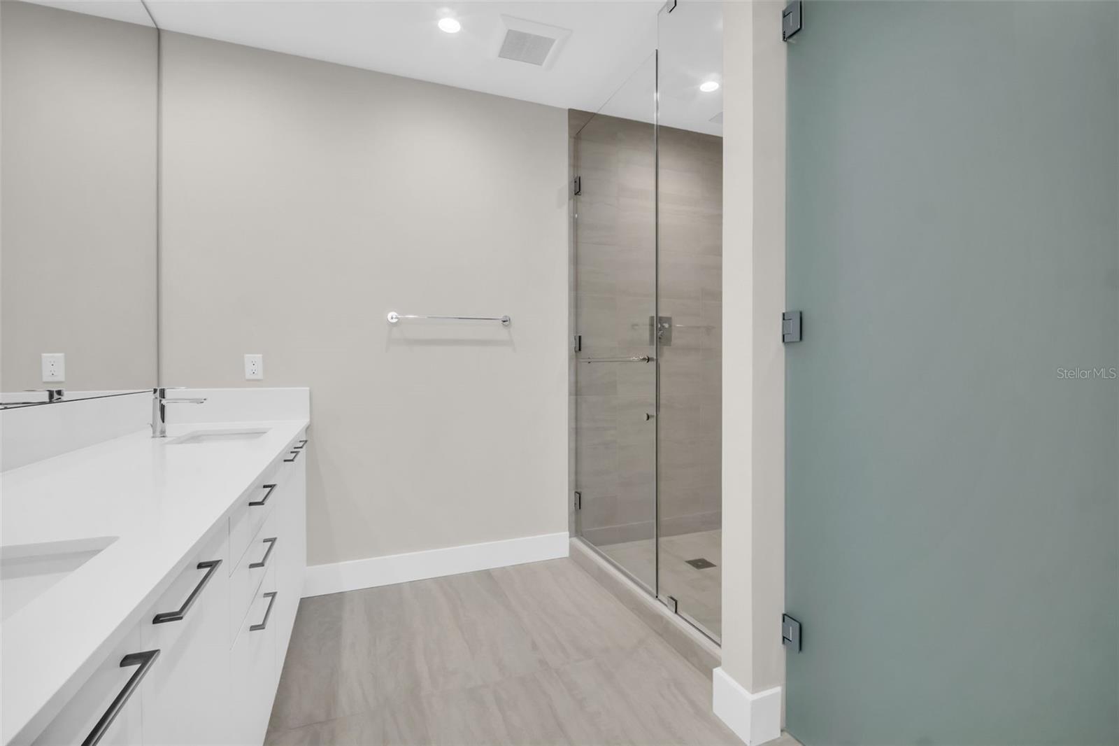 275 1ST AVE S #2708, ST PETERSBURG, FL — photo 33