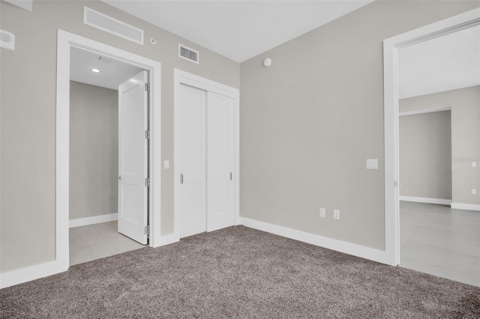 275 1ST AVE S #2708, ST PETERSBURG, FL — photo 39