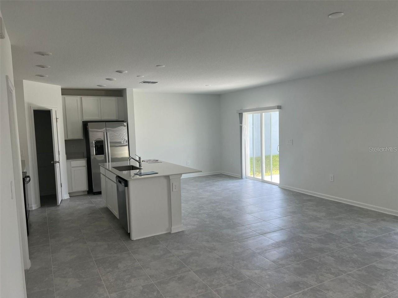1756 WHITE WATER CT, DAVENPORT, FL — photo 2