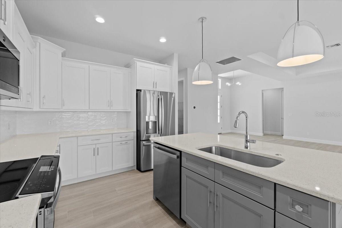 6999 BURNSVILLE ST, ENGLEWOOD, FL — photo 30