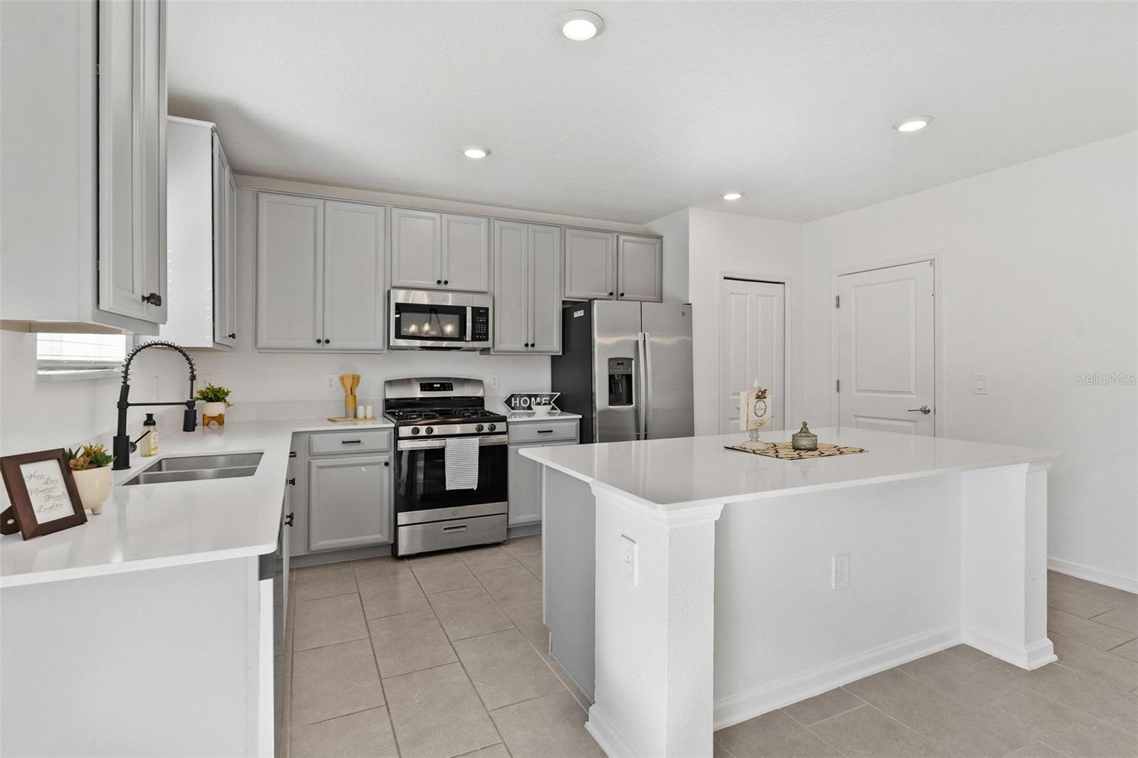 5712 BRISTLELEAF CT, LEESBURG, FL — photo 31
