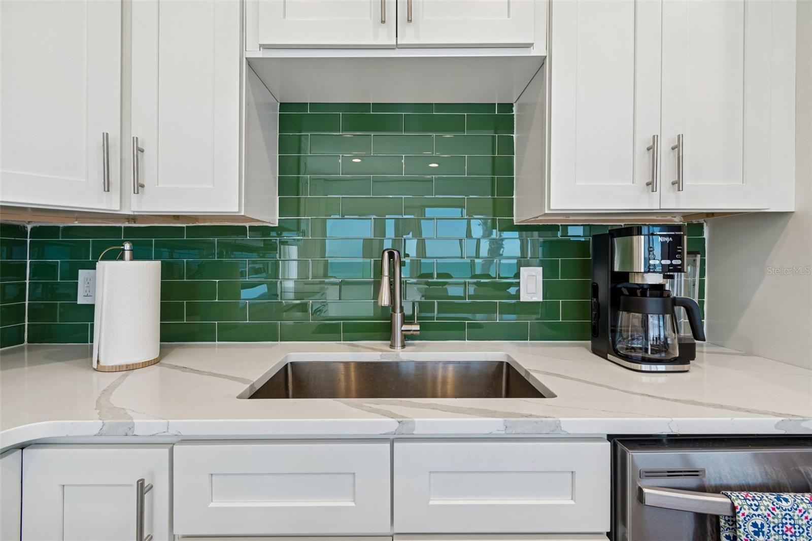865 N SHORE DR, ANNA MARIA, FL — photo 12