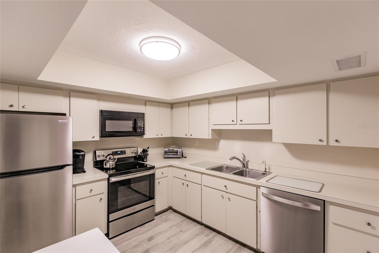 1055 W PEPPERTREE DR #506AA, SARASOTA, FL — photo 14