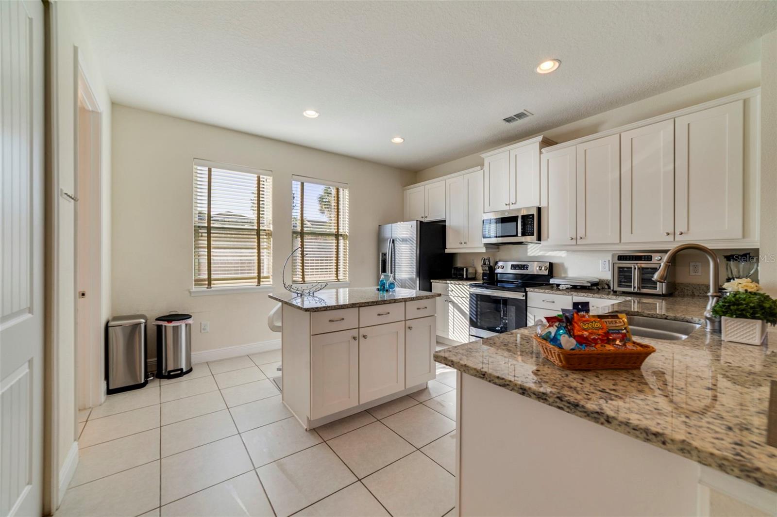 180 MINTON LOOP, KISSIMMEE, FL — photo 12