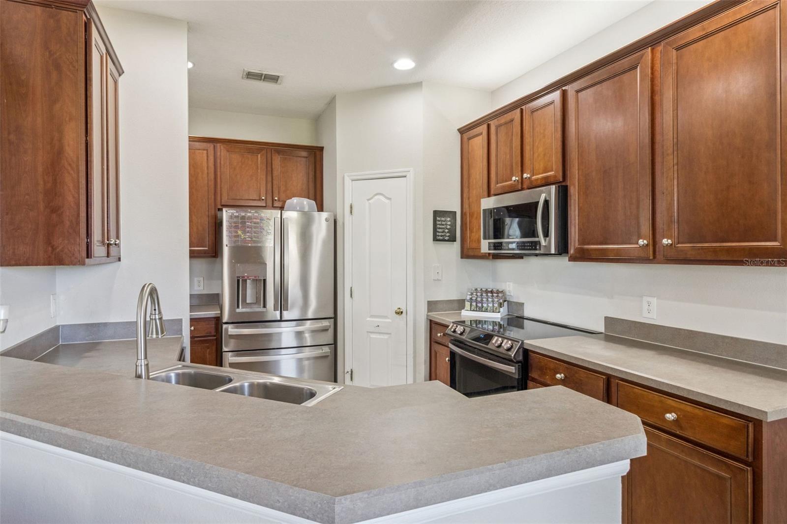 1947 ESTANCIA CIR #8C, KISSIMMEE, FL — photo 8