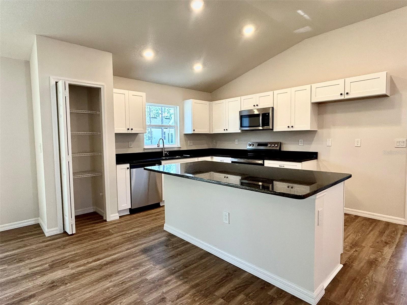 1586 W GAINSBORO LN, CITRUS SPRINGS, FL — photo 9