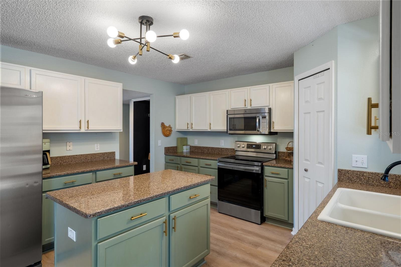 11258 LOMITA WREN RD, WEEKI WACHEE, FL — photo 13
