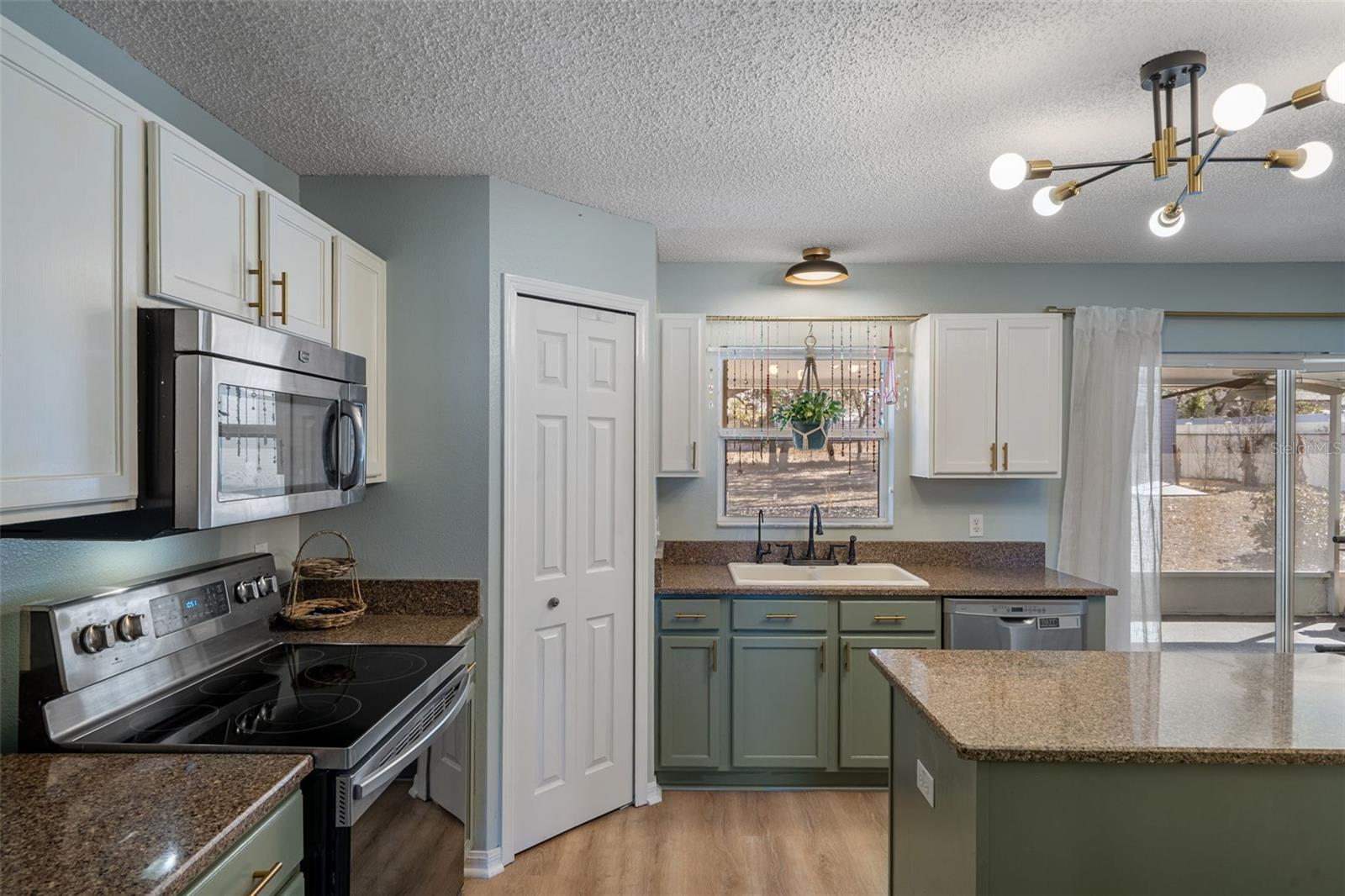 11258 LOMITA WREN RD, WEEKI WACHEE, FL — photo 16